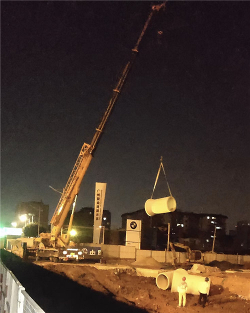 高邮市“弯臂矫正”—— 吊车的 “形变补偿” 技术